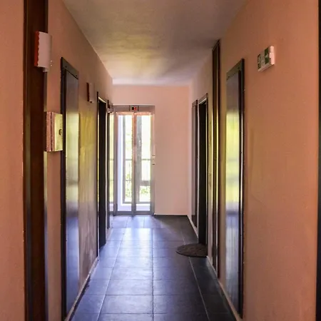 Welcoming Charming Studio Walk To Beach Apartamento Ravda